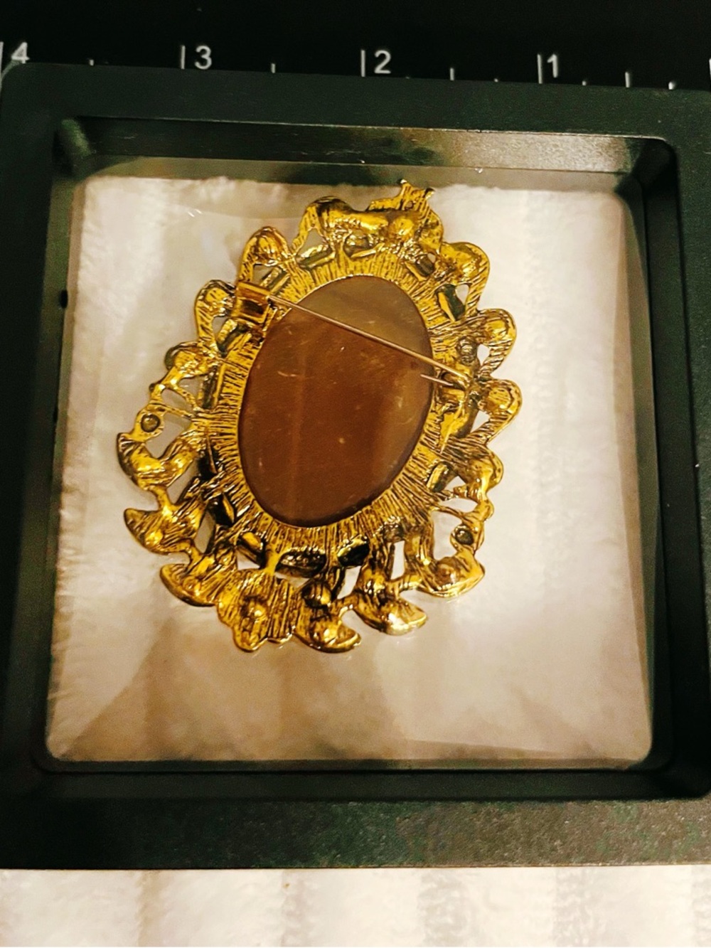 Antique Gold Tone Cameo Brooch with Pave Rhinestones and Filigree Detail. - Picture 3 of 3